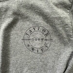 Original 1989 Taylor Swift world tour shirt